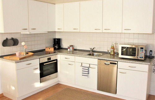 Beuren Apartment | Holiday Apartment Hogh with Beautiful Garden
