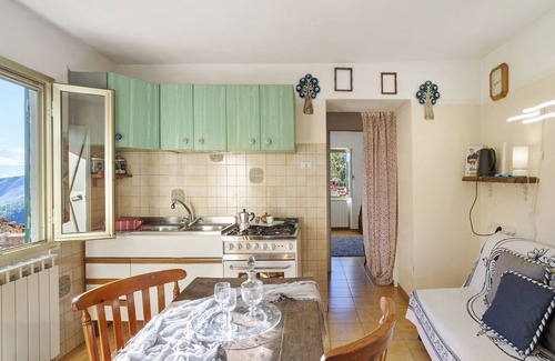 Badalucco Apartment | Holiday Apartment "House Of Silence" with Mountain View & Private Terrace