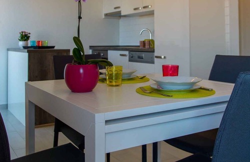 Businci Apartment | Holiday apartment with air conditioning 150 m from the beach
