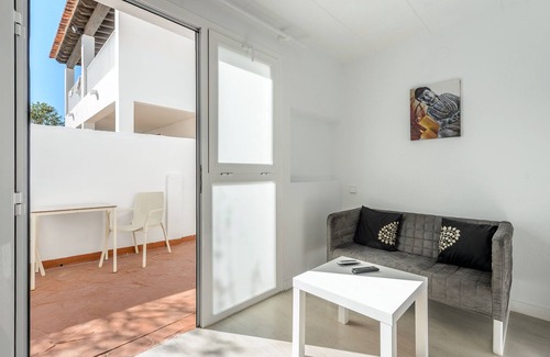 Es Canar Apartment | Holiday Apartment in a Well-Maintained Complex with Wi-Fi and Terrace