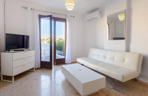 Es Canar Apartment | Holiday Apartment in a Well-Maintained Complex with AC and Terrace