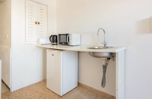 Es Canar Apartment | Holiday Apartment in a Well-Maintained Complex with AC and Terrace