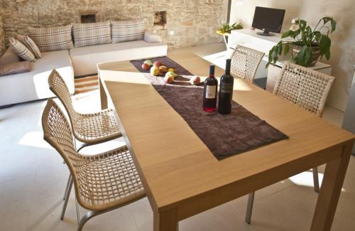 Funtana Apartment | Holiday apartment in Funtana with balcony, air conditioning, WiFi, washing machine 4982-1