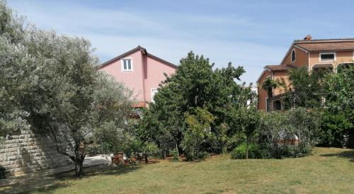 Funtana Apartment | Holiday apartment in Funtana with terrace, air conditioning, WiFi, washing machine 4990-2