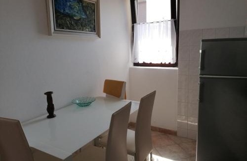 Funtana Apartment | Holiday apartment in Funtana with terrace, air conditioning, WiFi, washing machine 4990-2
