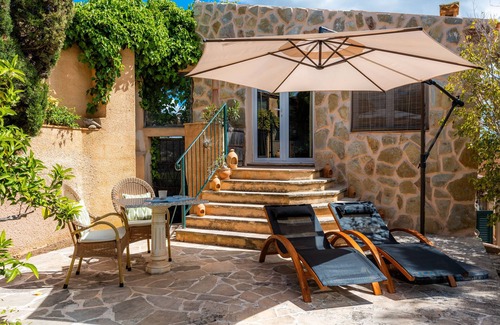 Son Macia Villa | Holiday Apartment "Junior Suite Adults Only Mallorca" with Mountain View, Shared Pool & Wi-Fi