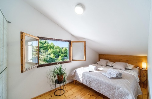 Bobovisca Apartment | Holiday apartment Lozisca for 1 - 4 persons with 2 bedrooms - Holiday apartment in one or multi-fami