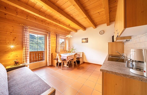 San Pancrazio Apartment | Holiday Apartment Marschalkhof "Sankt Helena" with Mountain View, Balcony & Wi-Fi