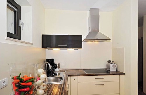 Rifiano Apartment | Holiday Apartment "Mignon 6" with Mountain View, Shared Heated Indoor Pool & Wi-Fi