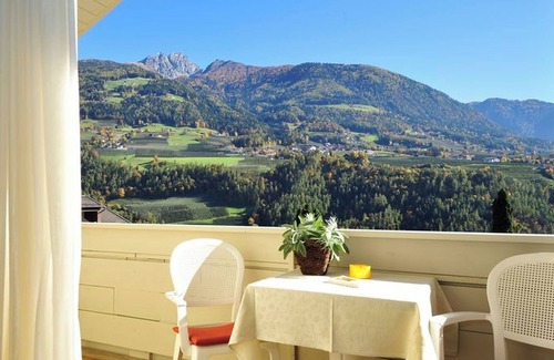 Rifiano Apartment | Holiday Apartment "Mignon 3" with Mountain View, Shared Heated Indoor Pool & Wi-Fi