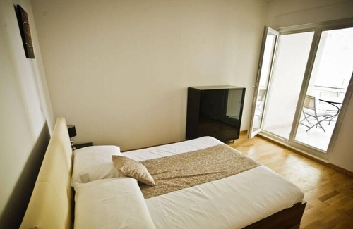Marusici Apartment | Holiday apartment Mimice for 1 - 6 persons with 2 bedrooms - Row house