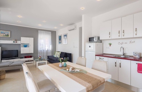 Marusici Apartment | Holiday apartment Mimice for 1 - 4 persons with 1 bedroom - Holiday apartment