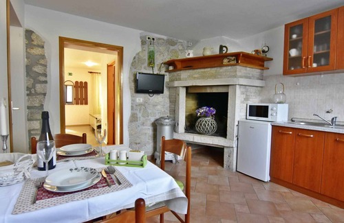 Katoro Apartment | Holiday apartment near the beach with terrace