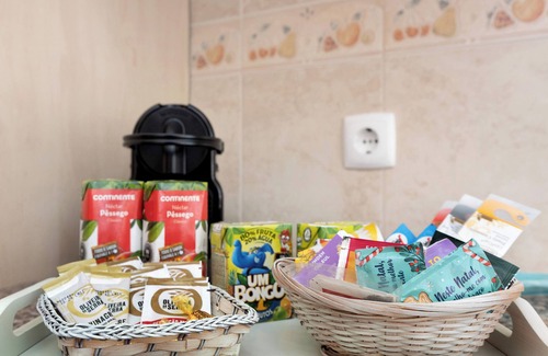 Portimao Apartment | Holiday Apartment "Palmeiras Reais 110" with Mountain View, Shared Heated Pool & Wi-Fi