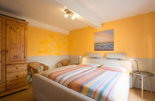 Pellworm House | Holiday apartment Pellworm (Ort) for 1 - 4 persons with 2 bedrooms - Holiday house