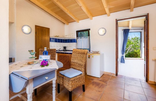 Son Macia Villa | Holiday Apartment Petit 'Adults Only-Mallorca' with Shared Pool and Wi-Fi