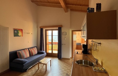 Castelrotto Apartment | Holiday Apartment 'Residenz Zirmer Wohnung Luft' with Mountain View, Shared Garden and Wi-Fi