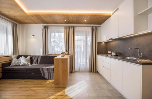 Mareo Apartment | Holiday Apartment "Runcac Plaies" with Mountain View, Wi-Fi & Balcony
