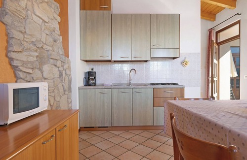Oldesio Apartment | Holiday Apartment 'Rustico Spagnol 2' with Lake View, Pool & Wi-Fi