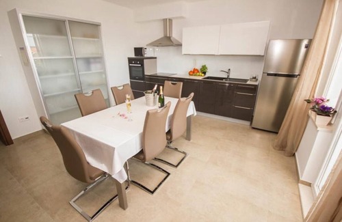 Seget Donji Apartment | Holiday apartment Seget Donji for 1 - 7 persons with 4 bedrooms - Holiday apartment in one or multi-