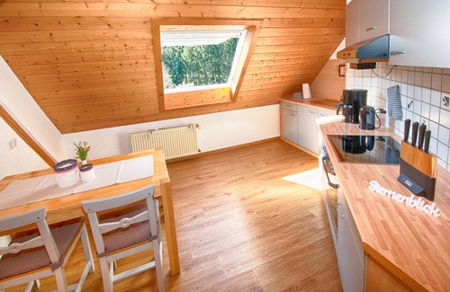 Haslachsimonswald Apartment | Holiday Apartment 'Sternenblick, 61 sqm' with Shared Terrace, Shared Garden and Wi-Fi