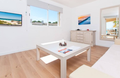 Alcudia Apartment | Holiday Apartment "Sun Of The Bay-Bloq 3 Apartamento 1" with Sea View, Private Terrace & Wi-Fi