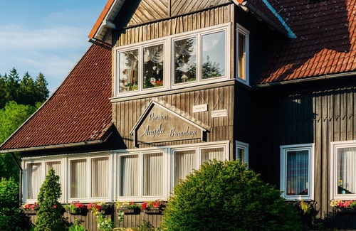 Braunlage Apartment | Holiday Apartment "Theo's Bähnli" - spacious apartment with room for 11 people