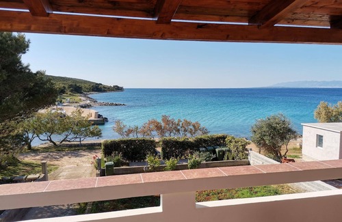 Susica Apartment | Holiday apartment Ugljan (Ort) for 1 - 6 persons with 2 bedrooms - Row house