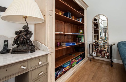 Nea Smirni Apartment | Holiday Apartment Vicky s Art Home with Balcony & Wi-Fi