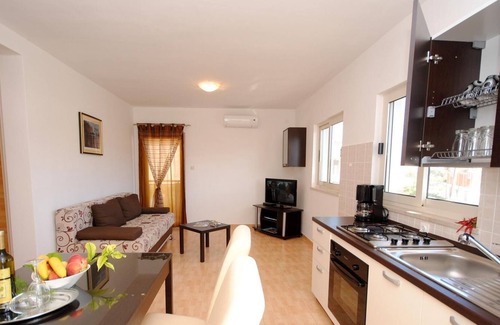 Vinisce Apartment | Holiday apartment Vinišće for 1 - 4 persons with 2 bedrooms - Holiday apartment in one or multi-fami