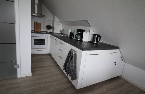 Norderhafen Apartment | Holiday Apartment 'Watt'n Utsicht' with Sea View, Balcony and Wi-Fi