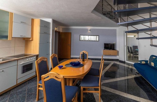Crikvenica Apartment | Holiday apartment with gallery and panoramic views