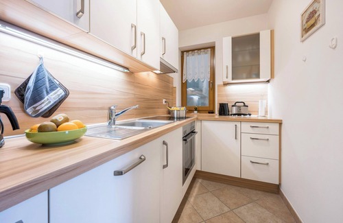 Albions Apartment | Holiday Apartment with Mountain View, Panoramic Terrace & Balcony