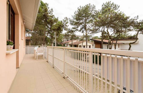 Lignano Pineta Apartment | Holiday apartment with a small balcony