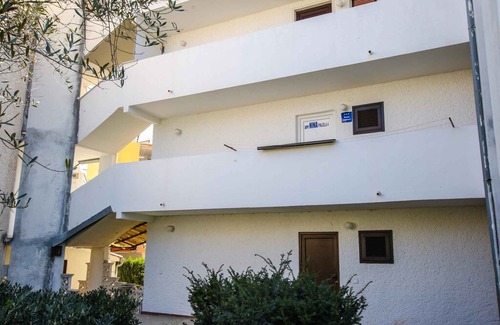 City Center Apartment | Holiday apartment with air conditioning and terrace