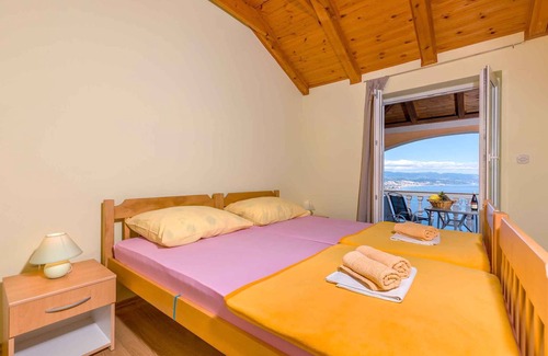 Bregi Apartment | Holiday apartment with panoramic sea views