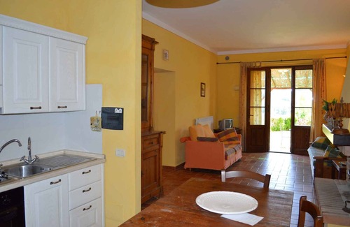 Asciano Apartment | Holiday apartment with pool and view of the valley