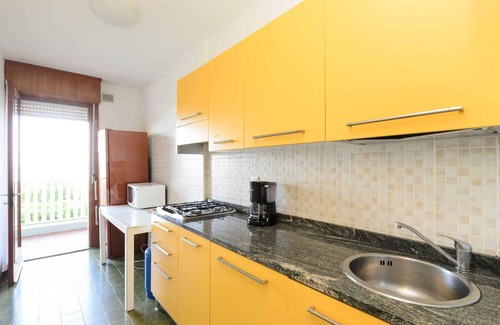 Lignano Sabbiadoro Apartment | Holiday apartment with air conditioning and pool right by the sea