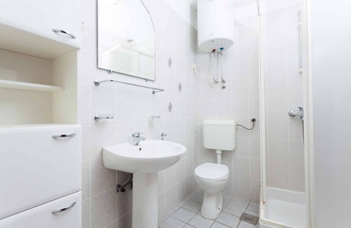 Smokvica Apartment | Holiday apartment with sea view and balcony only 50 m from the beach