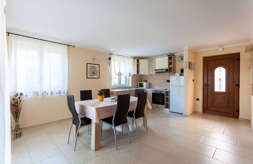 Porat Apartment | Holiday apartment with two bedrooms and balcony