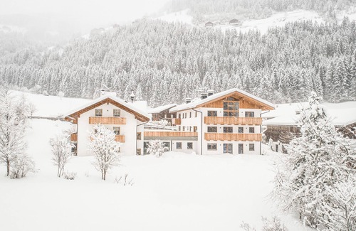 Selva dei Molini Apartment | Holiday Apartment 'Zirm' with Mountain View, Private Terrace and Wi-Fi