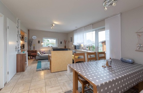 Lensterstrand House | Holiday bungalow with terrace in Zwergenweg 34 in Grömitz-Lensterstrand