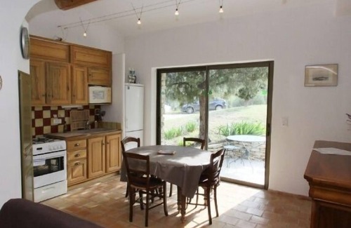 Fontaine-de-Vaucluse Cottage | Holiday cottage in a converted stone barn with pool