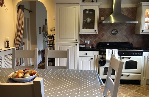 Crieff Cottage | 🌺Holiday Cottage Crieff - Sleeps 6, country oasis, where memories are made ! 🌸