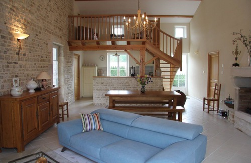 Romans Villa | Holiday cottage(Shelter) with swimming pool near the Swamp from Poitou classified " Big site of France ".