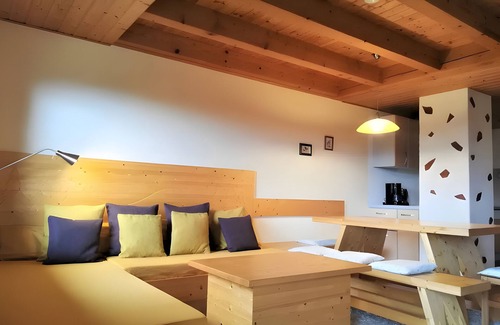 Schonach im Schwarzwald House | Holiday Home 'Sigmundenhof' with Mountain View, Private Terrace and Wi-Fi