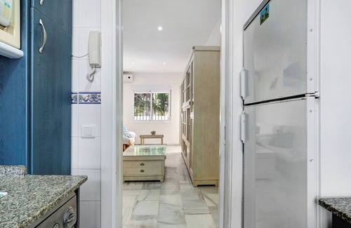 Poblado Sancti Petri Apartment | Holiday Apartment "El Velero" with Shared Pool, Private Terrace & Wi-Fi