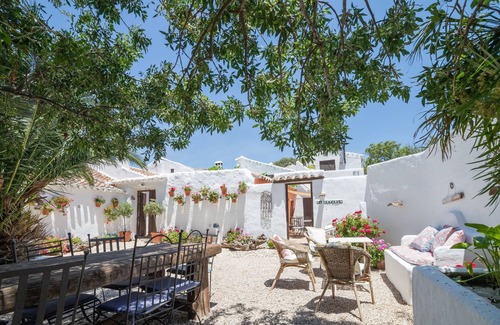 Villanueva del Trabuco Apartment | Holiday home "Cortijo Los Lobos Mountain Retreat" with communal pool and WiFi