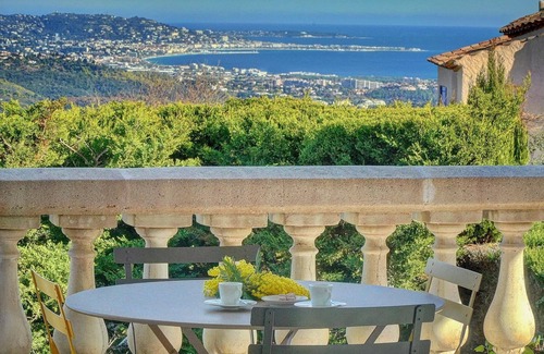 Les Adrets-de-l'Esterel House | Holiday house Les Adrets de l'Estérel for 1 - 8 persons with 4 bedrooms - Holiday house
