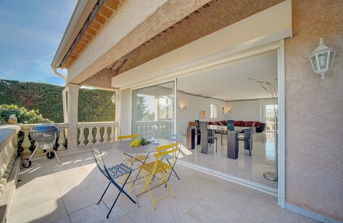 Les Adrets-de-l'Esterel House | Holiday house Les Adrets de l'Estérel for 1 - 8 persons with 4 bedrooms - Holiday house